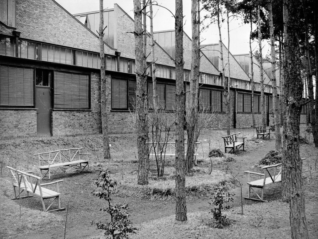 Werk Genshagen, DB-Motoren GmbH. Sämtliche Werkhallen sind von Wald umgeben, 1940.