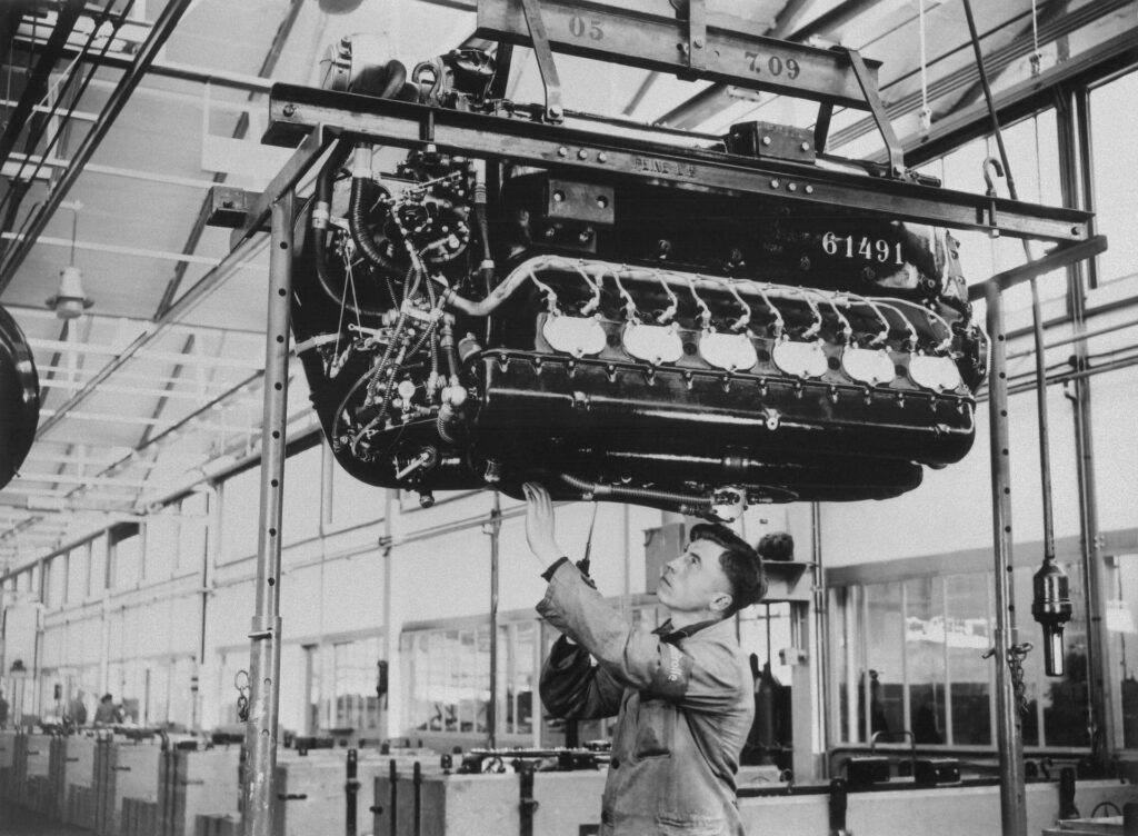 Flugmotoren-Montage, Werk Genshagen, ca. 1940
